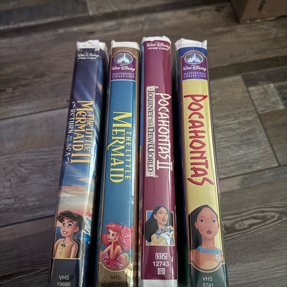 Disney VHS -The Little Mermaid,The Little mermaid 2, Pocahontas,Pocahontas 2